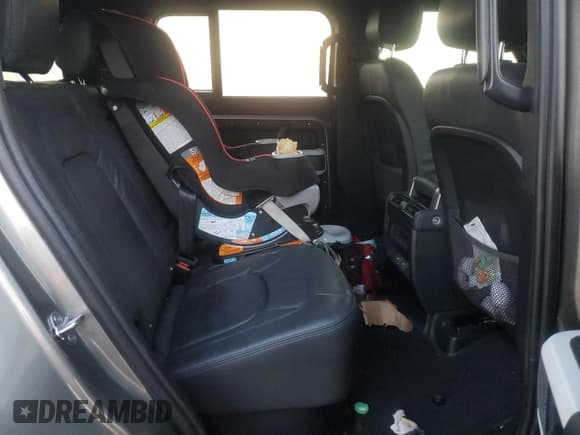 ✅ 2023 Land Rover Defender S • VIN: SALEJ7EX7P2201712 • Lot: 73868744. Wystawiony na Copart z przebiegiem Nie podano. Bezpłatny archiwum sprzedaży aukcyjnych z USA i szczegółowy raport historii pojazdu na DreamBid. Zdjęcie 10.