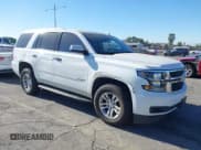 ✅ 2020 Chevrolet Tahoe LT • VIN: 1GNSCBKC0LR195687 • Lot: 42620344. Wystawiony na IAAI z przebiegiem 48 059 mil. Bezpłatny archiwum sprzedaży aukcyjnych z USA i szczegółowy raport historii pojazdu na DreamBid. Zdjęcie 1.