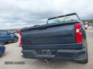 ✅ 2021 Chevrolet Silverado 1500 Custom • VIN: 1GCPYBEK9MZ303079 • Lot: 43456213. Wystawiony na IAAI z przebiegiem 63 003 mil. Bezpłatny archiwum sprzedaży aukcyjnych z USA i szczegółowy raport historii pojazdu na DreamBid. Zdjęcie 17.