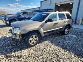✅ 2005 Jeep Grand Cherokee Laredo • VIN: 1J4GR48K55C678695 • Lot: 90358345. Listed on Copart with 330,695 mi. Free auction sales archive from the USA and detailed vehicle history report at DreamBid. Image 1.