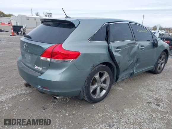 ✅ 2010 Toyota Venza • VIN: 4T3BK3BB5AU039781 • Lot: 43600855. Listed on IAAI with 235,302 mi. Free auction sales archive from the USA and detailed vehicle history report at DreamBid. Image 4.