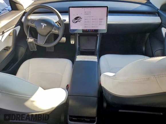 ✅ 2019 Tesla Model 3 Mid Range • VIN: 5YJ3E1EA2KF486532 • Лот: 93623235. Опубликован ранее на Copart с пробегом 52 236 миль. Бесплатный доступ к архиву аукционных продаж из США и подробный отчёт об истории автомобиля на DreamBid. Изображение 8.