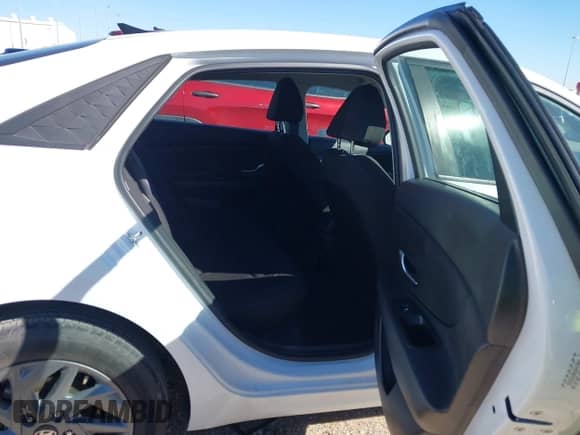 2024 Hyundai Elantra SEL с VIN KMHLM4DG6RU722316, выставлен на аукционе IAAI как лот 43581060 с пробегом 29 298 миль миль и . История ставок и продаж доступна на DreamBid. Изображение 8.