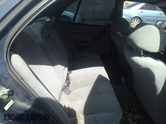 ✅ 1995 Toyota Camry LE • VIN: JT2SK12E8S0323032 • Lot: 32940318. Wystawiony na IAAI z przebiegiem 244 816 mil. Bezpłatny archiwum sprzedaży aukcyjnych z USA i szczegółowy raport historii pojazdu na DreamBid. Zdjęcie 8.