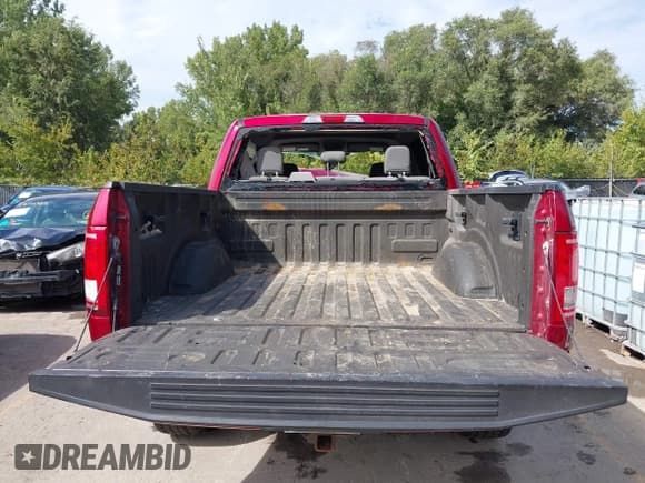 ✅ 2016 Ford F-150 XLT • VIN: 1FTEW1EG8GKF50593 • Lot: 43075198. Wystawiony na IAAI z przebiegiem 88 693 mil. Bezpłatny archiwum sprzedaży aukcyjnych z USA i szczegółowy raport historii pojazdu na DreamBid. Zdjęcie 18.