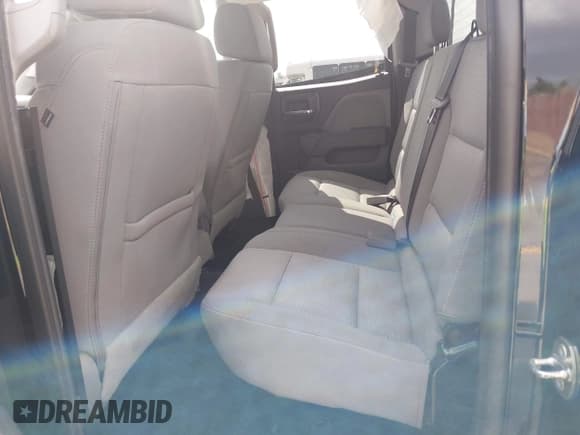 ✅ 2018 Chevrolet Silverado 1500 Custom • VIN: 1GCRCPEH5JZ324547 • Lot: 43389774. Wystawiony na IAAI z przebiegiem 238 932 mil. Bezpłatny archiwum sprzedaży aukcyjnych z USA i szczegółowy raport historii pojazdu na DreamBid. Zdjęcie 8.