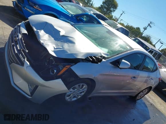 ✅ 2019 Hyundai Elantra SE • VIN: 5NPD74LF4KH449031 • Lot: 43427089. Listed on IAAI with 88,127 mi. Free auction sales archive from the USA and detailed vehicle history report at DreamBid. Image 14.
