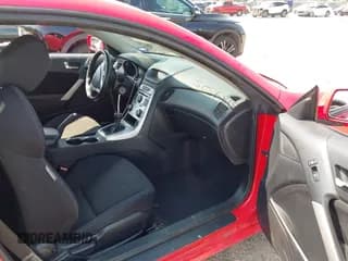 ✅ 2010 Hyundai Genesis Coupe Premium • VIN: KMHHT6KD5AU028766 • Lot: 43184525. Wystawiony na IAAI z przebiegiem 200 435 mil. Bezpłatny archiwum sprzedaży aukcyjnych z USA i szczegółowy raport historii pojazdu na DreamBid. Zdjęcie 5.