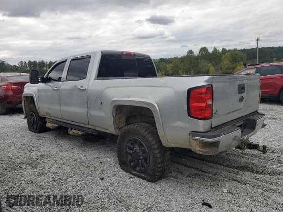✅ 2015 Chevrolet Silverado 2500HD LTZ • VIN: 1GC1KWE8XFF158822 • Lot: 84009695. Listed on Copart with 202,515 mi. Free auction sales archive from the USA and detailed vehicle history report at DreamBid. Image 2.