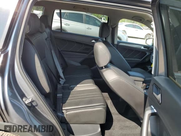 ✅ 2022 Volkswagen Tiguan SE • VIN: 3VV2B7AX3NM081119 • Lot: 67534515. Wystawiony na Copart z przebiegiem 60 174 mil. Bezpłatny archiwum sprzedaży aukcyjnych z USA i szczegółowy raport historii pojazdu na DreamBid. Zdjęcie 11.