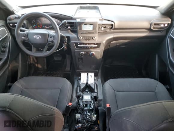 ✅ 2022 Ford Police Interceptor Utility • VIN: 1FM5K8AB5NGB81718 • Lot: 91243055. Wystawiony na Copart z przebiegiem 65 426 mil. Bezpłatny archiwum sprzedaży aukcyjnych z USA i szczegółowy raport historii pojazdu na DreamBid. Zdjęcie 8.