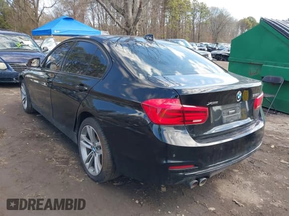 ✅ 2018 BMW 3 Series 330i xDrive • VIN: WBA8D9G59JNU70476 • Lot: 41985172. Wystawiony na IAAI z przebiegiem 81 500 mil. Bezpłatny archiwum sprzedaży aukcyjnych z USA i szczegółowy raport historii pojazdu na DreamBid. Zdjęcie 3.