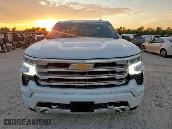 ✅ 2022 Chevrolet Silverado 1500 High Country • VIN: 3GCPAFED1NG522942 • Лот: 85318435. Опубликован ранее на Copart с пробегом 46 662 миль. Бесплатный доступ к архиву аукционных продаж из США и подробный отчёт об истории автомобиля на DreamBid. Изображение 5.