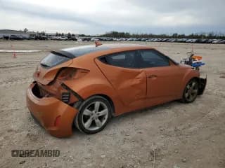 ✅ 2015 Hyundai Veloster • VIN: KMHTC6AD4FU238326 • Lot: 89144725. Wystawiony na Copart z przebiegiem 99 671 mil. Bezpłatny archiwum sprzedaży aukcyjnych z USA i szczegółowy raport historii pojazdu na DreamBid. Zdjęcie 3.