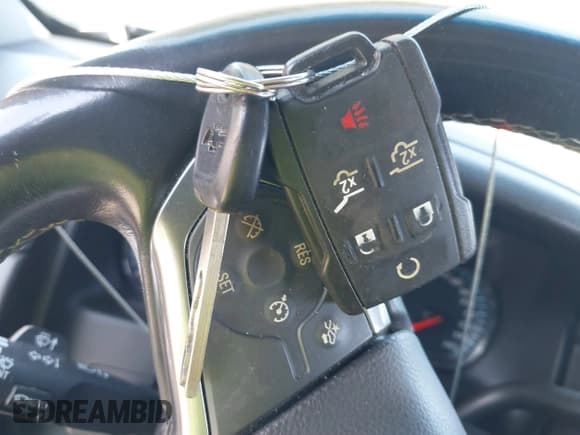 ✅ 2020 Chevrolet Suburban LT • VIN: 1GNSCHKC5LR102083 • Lot: 40551013. Wystawiony na IAAI z przebiegiem 105 555 mil. Bezpłatny archiwum sprzedaży aukcyjnych z USA i szczegółowy raport historii pojazdu na DreamBid. Zdjęcie 11.