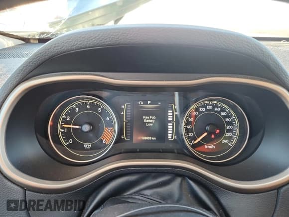 ✅ 2014 Jeep Cherokee Latitude • VIN: 1C4PJMCSXEW111904 • Lot: 90410115. Wystawiony na Copart z przebiegiem 169 933 mil. Bezpłatny archiwum sprzedaży aukcyjnych z USA i szczegółowy raport historii pojazdu na DreamBid. Zdjęcie 9.