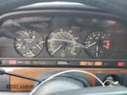 ✅ 1991 Mercedes-Benz 420 SEL • VIN: WDBCA35E5MA601810 • Lot: 81968234. Wystawiony na Copart z przebiegiem 83 864 mil. Bezpłatny archiwum sprzedaży aukcyjnych z USA i szczegółowy raport historii pojazdu na DreamBid. Zdjęcie 9.