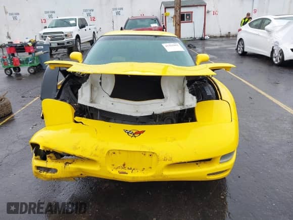 2004 Chevrolet Corvette z VIN 1G1YY22G645116595, wystawiony jako IAAI lot #43355995 z przebiegiem 72 452 mil mil oraz . Historia ofert i sprzedaży dostępna na DreamBid. Obrazek 13.