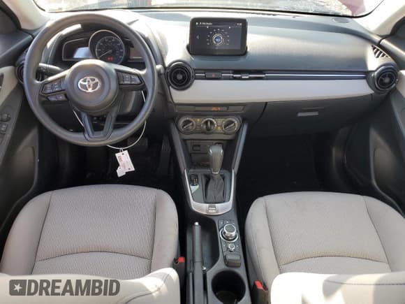 ✅ 2020 Toyota Yaris L • VIN: 3MYDLBYV9LY715777 • Лот: 71421845. Опубликован ранее на Copart с пробегом 8 797 миль. Бесплатный доступ к архиву аукционных продаж из США и подробный отчёт об истории автомобиля на DreamBid. Изображение 8.