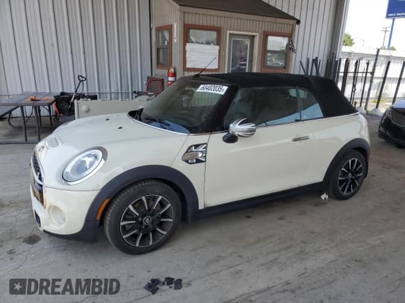 ✅ 2018 MINI Convertible Cooper S • VIN: WMWWG9C59J3E38968 • Лот: 60402035. Опубликован ранее на Copart с пробегом 31 075 миль. Бесплатный доступ к архиву аукционных продаж из США и подробный отчёт об истории автомобиля на DreamBid. Изображение 1.