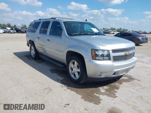 ✅ 2014 Chevrolet Suburban LTZ • VIN: 1GNSCKE06ER107262 • Lot: 43301081. Wystawiony na IAAI z przebiegiem 122 888 mil. Bezpłatny archiwum sprzedaży aukcyjnych z USA i szczegółowy raport historii pojazdu na DreamBid. Zdjęcie 1.
