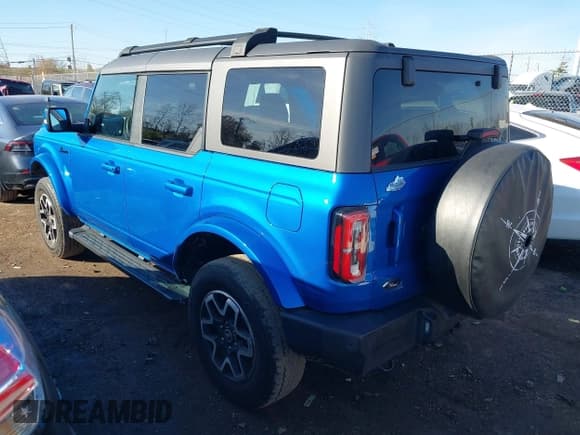 ✅ 2022 Ford Bronco Big Bend • VIN: 1FMEE5BPXNLB02700 • Lot: 43688328. Wystawiony na IAAI z przebiegiem 25 640 mil. Bezpłatny archiwum sprzedaży aukcyjnych z USA i szczegółowy raport historii pojazdu na DreamBid. Zdjęcie 3.