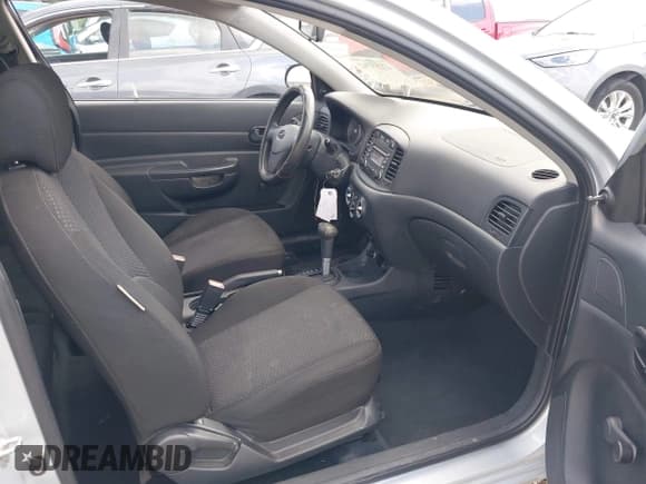 ✅ 2008 Hyundai Accent GS • VIN: KMHCM36C38U067440 • Лот: 42299742. Опубликован ранее на IAAI с пробегом 218 420 миль. Бесплатный доступ к архиву аукционных продаж из США и подробный отчёт об истории автомобиля на DreamBid. Изображение 5.