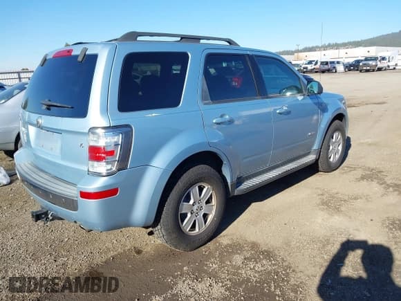 ✅ 2008 Mercury Mariner • VIN: 4M2CU81178KJ00985 • Lot: 43513743. Wystawiony na IAAI z przebiegiem 117 693 mil. Bezpłatny archiwum sprzedaży aukcyjnych z USA i szczegółowy raport historii pojazdu na DreamBid. Zdjęcie 4.