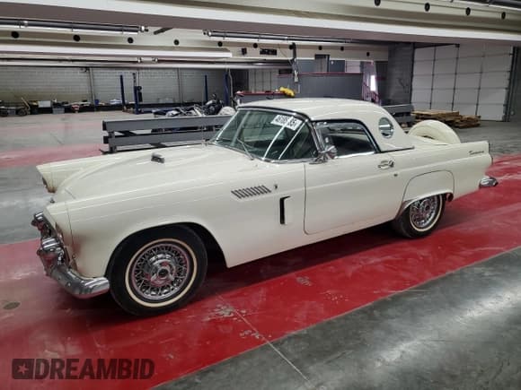 ✅ 1956 Ford Thunderbird • VIN: P6FH207435 • Лот: 46185885. Опубликован ранее на Copart с пробегом 15 314 миль. Бесплатный доступ к архиву аукционных продаж из США и подробный отчёт об истории автомобиля на DreamBid. Изображение 1.