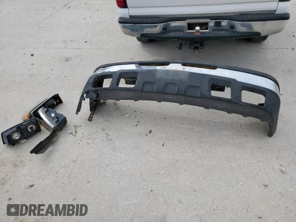 2005 Chevrolet Silverado 1500 Work Truck с VIN 1GCEC14X15Z134674, выставлен на аукционе Copart как лот 50159365 с пробегом 207 248 миль миль и Списание • Salvage title. История ставок и продаж доступна на DreamBid. Изображение 12.