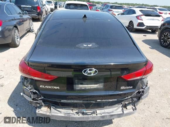 2018 Hyundai Elantra Value Edition z VIN KMHD84LF1JU475602, wystawiony jako IAAI lot #43169110 z przebiegiem 124 443 mil mil oraz . Historia ofert i sprzedaży dostępna na DreamBid. Obrazek 16.