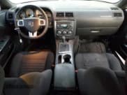 ✅ 2013 Dodge Challenger SXT • VIN: 2C3CDYAGXDH682001 • Lot: 82398344. Wystawiony na Copart z przebiegiem 145 575 mil. Bezpłatny archiwum sprzedaży aukcyjnych z USA i szczegółowy raport historii pojazdu na DreamBid. Zdjęcie 8.