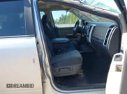 ✅ 2009 Dodge 1500 Laramie • VIN: 1D3HV13T09J522481 • Lot: 42885132. Wystawiony na IAAI z przebiegiem 247 603 mil. Bezpłatny archiwum sprzedaży aukcyjnych z USA i szczegółowy raport historii pojazdu na DreamBid. Zdjęcie 5.