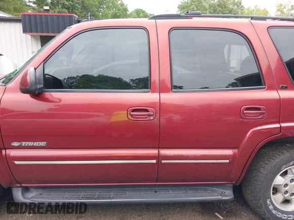 2002 Chevrolet Tahoe LS с VIN 1GNEC13Z22R290597, выставлен на аукционе IAAI как лот 43323146 с пробегом 285 749 миль миль и . История ставок и продаж доступна на DreamBid. Изображение 14.