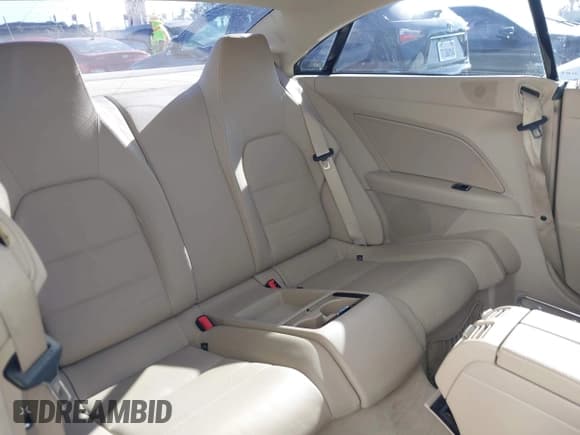 ✅ 2011 Mercedes-Benz E 350 • VIN: WDDKJ5GB8BF119656 • Lot: 42018996. Listed on IAAI with 96,721 mi. Free auction sales archive from the USA and detailed vehicle history report at DreamBid. Image 8.