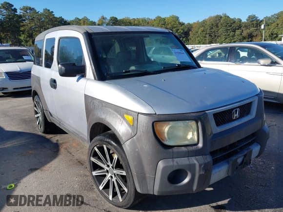 ✅ 2004 Honda Element EX • VIN: 5J6YH28594L003615 • Lot: 43508848. Listed on IAAI with 264,666 mi. Free auction sales archive from the USA and detailed vehicle history report at DreamBid. Image 1.
