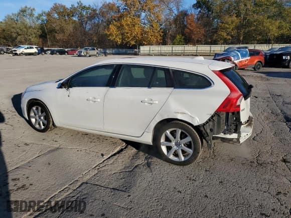 ✅ 2017 Volvo V60 Premier • VIN: YV140MSK6H1360218 • Lot: 90469595. Listed on Copart with 60,702 mi. Free auction sales archive from the USA and detailed vehicle history report at DreamBid. Image 2.