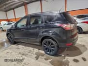 ✅ 2017 Ford Escape SE • VIN: 1FMCU9G93HUD79912 • Lot: 95486905. Wystawiony na Copart z przebiegiem 250 226 mil. Bezpłatny archiwum sprzedaży aukcyjnych z USA i szczegółowy raport historii pojazdu na DreamBid. Zdjęcie 2.