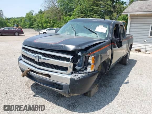 ✅ 2011 Chevrolet Silverado 1500 LS • VIN: 1GCRKREA6BZ342042 • Lot: 42410354. Wystawiony na IAAI z przebiegiem 290 263 mil mil. Skorzystaj z bezpłatnego archiwum sprzedaży aukcyjnych z USA i zobacz szczegółowy raport historii pojazdu na DreamBid. Zdjęcie 6.