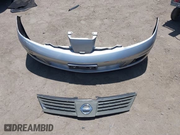 ✅ 2010 Nissan Versa 1.6 Base • VIN: 3N1CC1AP4AL393725 • Lot: 42529272. Listed on IAAI with 245,226 mi. Free auction sales archive from the USA and detailed vehicle history report at DreamBid. Image 12.