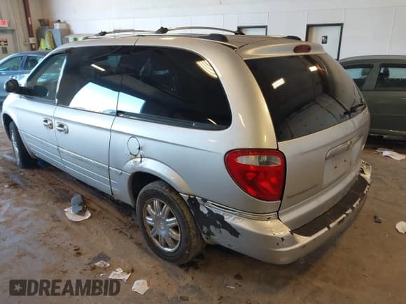 ✅ 2006 Chrysler Town & Country Limited • VIN: 2A8GP64L26R743543 • Лот: 43481522. Опубликован ранее на IAAI с пробегом 285 189 миль. Бесплатный доступ к архиву аукционных продаж из США и подробный отчёт об истории автомобиля на DreamBid. Изображение 3.