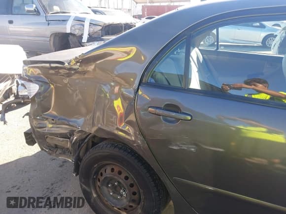 ✅ 2006 Toyota Corolla CE • VIN: 2T1BR32E36C701431 • Lot: 43166738. Listed on IAAI with 175,010 mi. Free auction sales archive from the USA and detailed vehicle history report at DreamBid. Image 6.