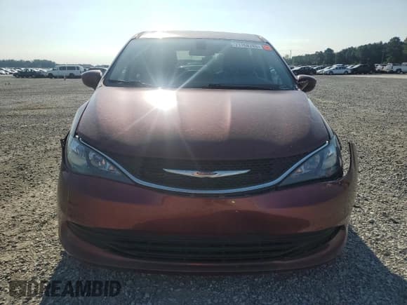 ✅ 2020 Chrysler Voyager LX • VIN: 2C4RC1CG9LR107782 • Лот: 71768785. Опубликован ранее на Copart с пробегом 52 300 миль. Бесплатный доступ к архиву аукционных продаж из США и подробный отчёт об истории автомобиля на DreamBid. Изображение 5.