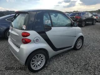 ✅ 2012 Smart fortwo Pure • VIN: WMEEJ3BA1CK530210 • Lot: 73856304. Wystawiony na Copart z przebiegiem Nie podano. Bezpłatny archiwum sprzedaży aukcyjnych z USA i szczegółowy raport historii pojazdu na DreamBid. Zdjęcie 3.
