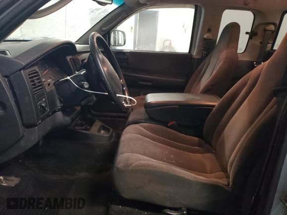 ✅ 2001 Dodge Dakota • VIN: 1B7GL22X71S228661 • Лот: 41849895. Опубликован ранее на Copart с пробегом 182 698 миль. Бесплатный доступ к архиву аукционных продаж из США и подробный отчёт об истории автомобиля на DreamBid. Изображение 7.