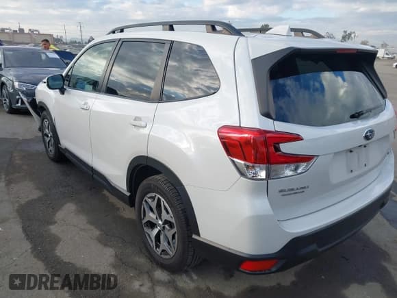 ✅ 2023 Subaru Forester Premium • VIN: JF2SKAEC9PH460007 • Lot: 43690428. Listed on IAAI with 40,598 mi. Free auction sales archive from the USA and detailed vehicle history report at DreamBid. Image 3.