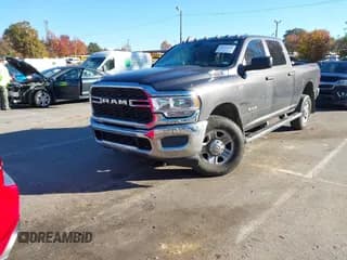 ✅ 2019 Ram 2500 Tradesman • VIN: 3C6UR5CJ3KG587597 • Лот: 43613856. Опубликован ранее на IAAI с пробегом 74 742 миль. Бесплатный доступ к архиву аукционных продаж из США и подробный отчёт об истории автомобиля на DreamBid. Изображение 2.
