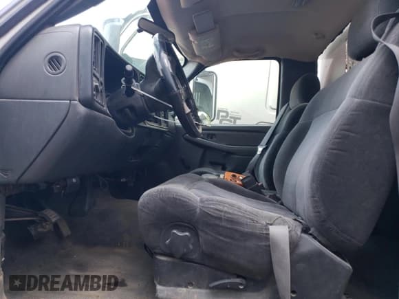 ✅ 2006 Chevrolet Silverado 1500 • VIN: 1GBJC34U66E219197 • Lot: 84921325. Wystawiony na Copart z przebiegiem 144 467 mil. Bezpłatny archiwum sprzedaży aukcyjnych z USA i szczegółowy raport historii pojazdu na DreamBid. Zdjęcie 7.