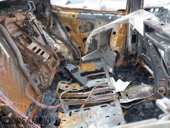 ✅ 2024 Chevrolet Equinox LS • VIN: 3GNAXHEG2RL349124 • Lot: 41925318. Listed on IAAI with Not provided. Free auction sales archive from the USA and detailed vehicle history report at DreamBid. Image 8.