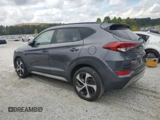 ✅ 2018 Hyundai Tucson Value • VIN: KM8J33A27JU804556 • Лот: 84006025. Опубликован ранее на Copart с пробегом 90 520 миль. Бесплатный доступ к архиву аукционных продаж из США и подробный отчёт об истории автомобиля на DreamBid. Изображение 2.
